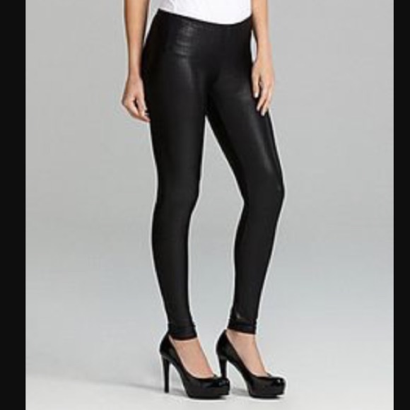 💲🔽price drop! Black snakeskin print leggings