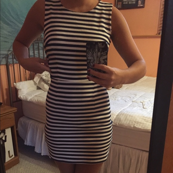 Striped dress - Picture 2 of 3
