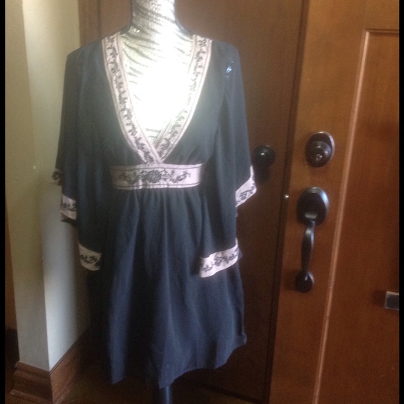 Flying tomato kimono dress