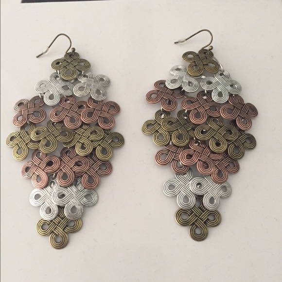 BIJOUX EARRINGS. NOT HEAVY