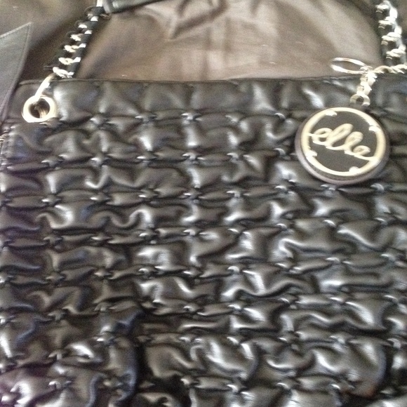 Black Elle handbag almost new