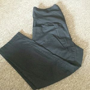 Maternity crop pants
