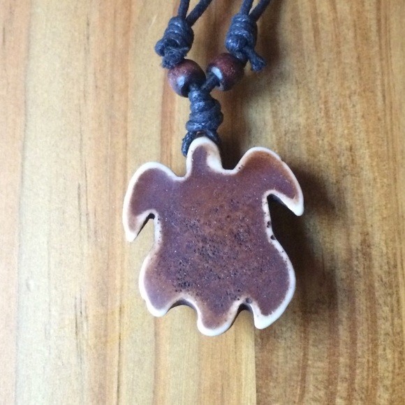 Turtle Necklace - Picture 3 of 3