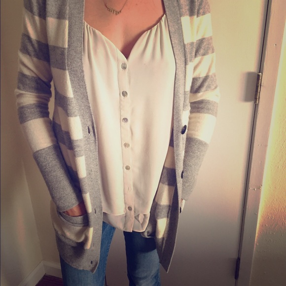VINCE Cashmere light grey & white stripe cardigan