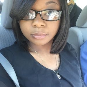 Meet your Posher, Courtney