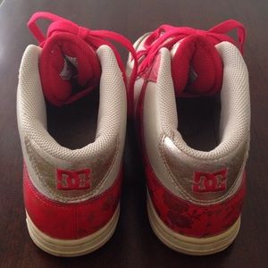 DC Shoes - DC Skateboard Leather Sneakers DC Shoes - DC Skateboard Leather Sneakers