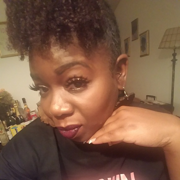 Meet your Posher, Alana - Picture 2 of 4