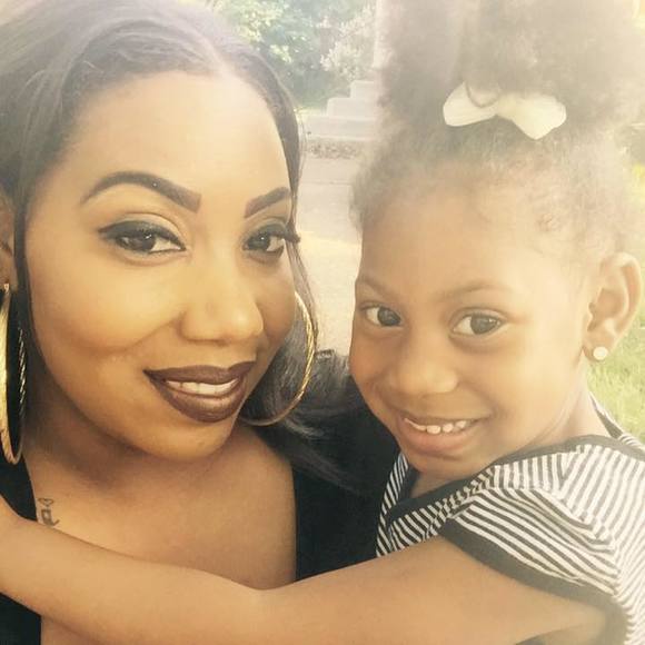 Meet your Posher, Alexis