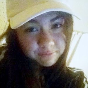 Meet your Posher, Naava