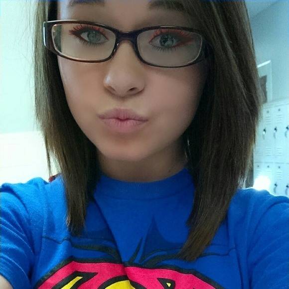 Meet your Posher, Brittney - Picture 1 of 1