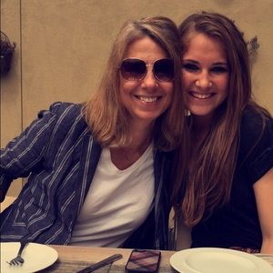 Meet your Posher, Kayla