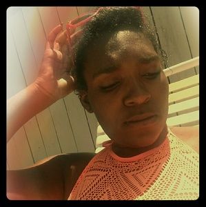 Meet your Posher, Kendra