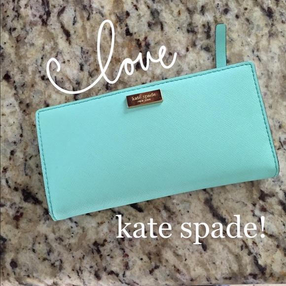 kate spade Handbags - Kate spade wallet!!