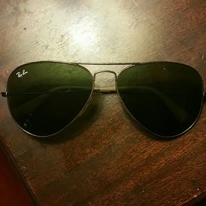 New never worn Ray Ban sunglasses