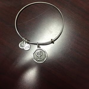 Silver "L" charm bracelet