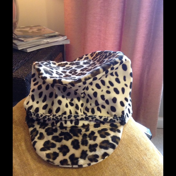 Funky Leopard Cap - Picture 2 of 4