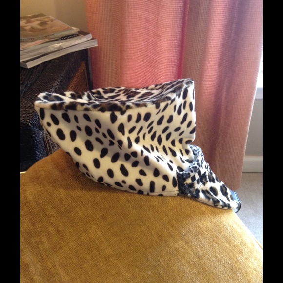Funky Leopard Cap - Picture 3 of 4