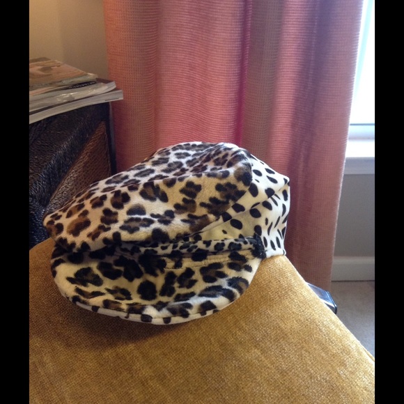 Funky Leopard Cap - Picture 4 of 4