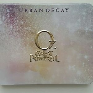 Urban Decay  Glinda Palette