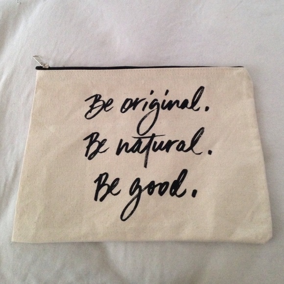 Bare Minerals Zipped Pouch💄