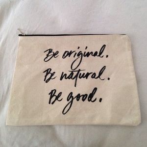 Bare Minerals Zipped Pouch💄