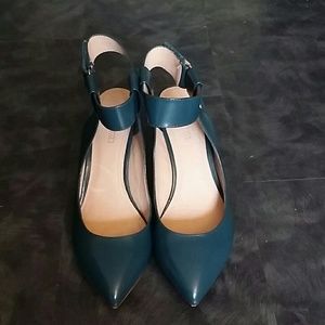 Leather pointy shoes