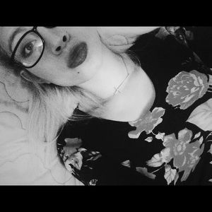 Meet your Posher, Ofelia