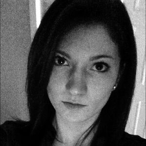 Meet your Posher, Caitlin