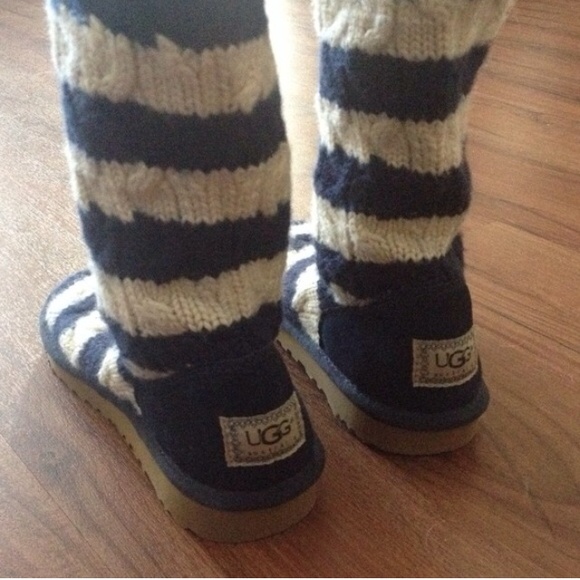 SOLD! ๐ด Blue and White Knit Uggs - Picture 2 of 2