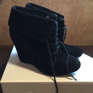 Steve Madden luxe Wedge booties