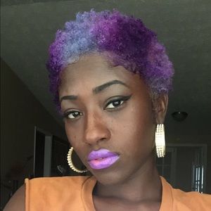 Meet your Posher, April