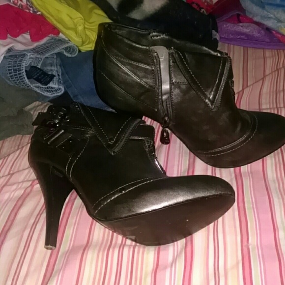 Shoes - Picture 2 of 2