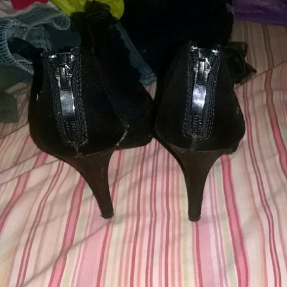 Shoes - Picture 2 of 2