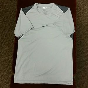 Men's Nike Dri Fit Short Sleeve Shirt  M