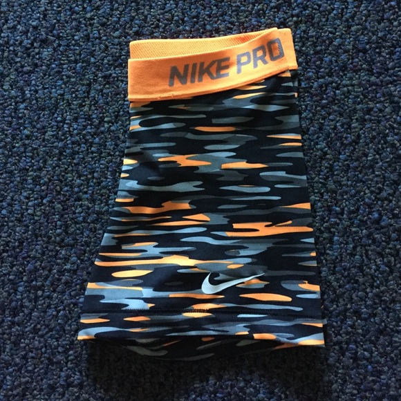 Orange haze Nike pros size small.