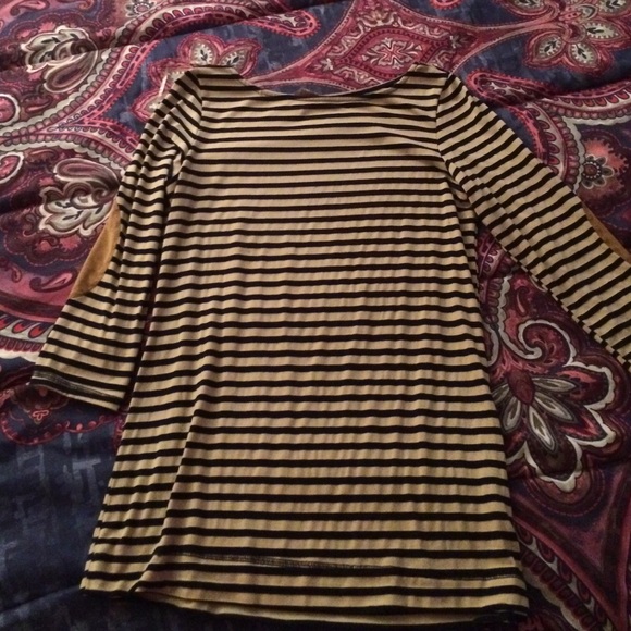 3/4 sleeve shirt with elbow patches