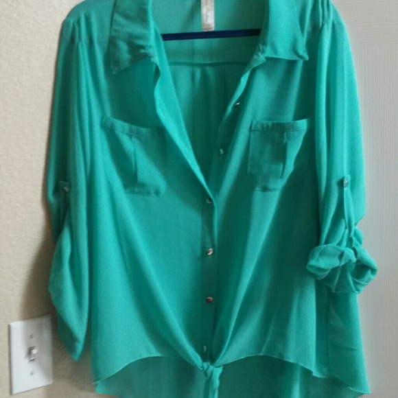 Teal chiffon-like high/low button ulcollared shirt