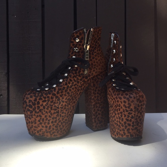 UNIF HELLBOUNDS - Picture 2 of 2