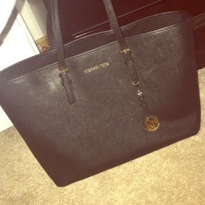 Authentic Michael kors jet set tote