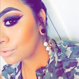 Meet your Posher, Leslie