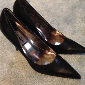 Pumps black