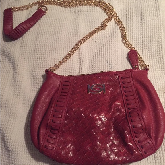 Cross shoulder purse