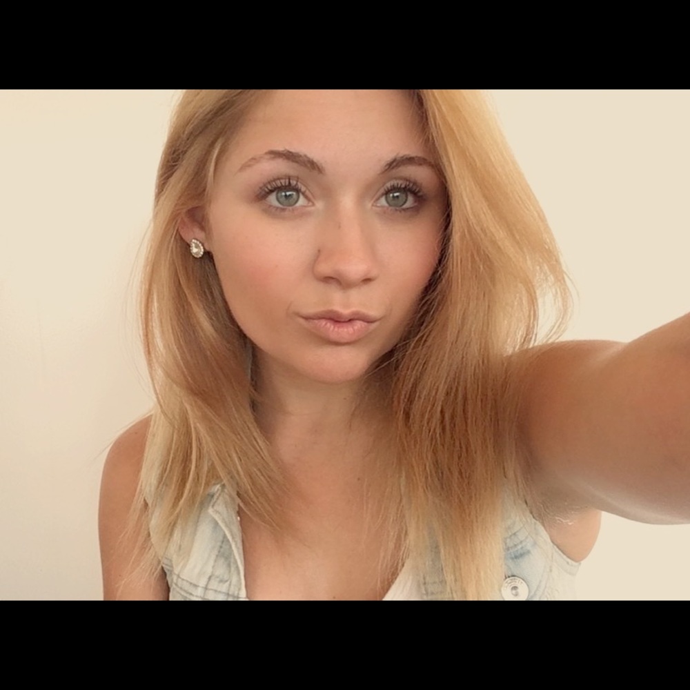 Meet your Posher, Cassie