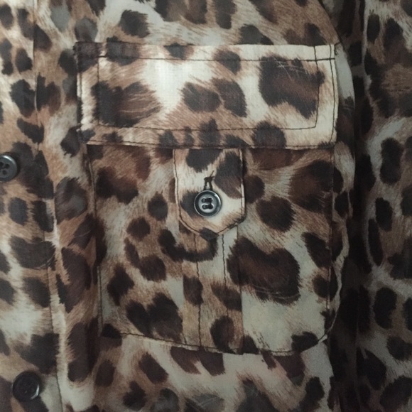 Leopard chiffon button up blouse - Picture 2 of 3