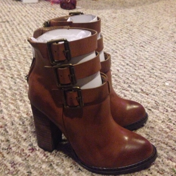 Gimme gimme bootie