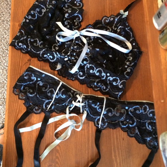 Trashy Other - Trashy Lacy Garter Belt SET