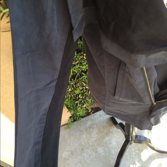 Silk jacket - Picture 2 of 4