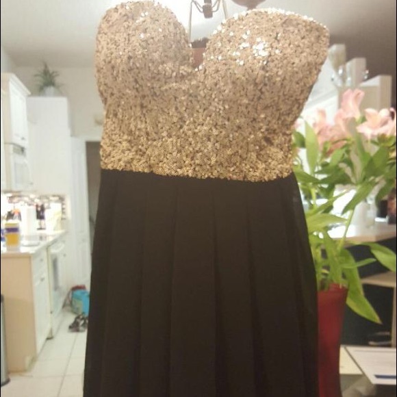 Strapless dress