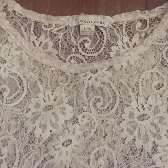 Cream Lace top - Picture 2 of 4