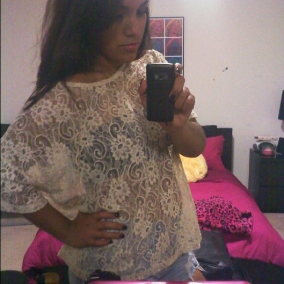 Cream Lace top - Picture 4 of 4